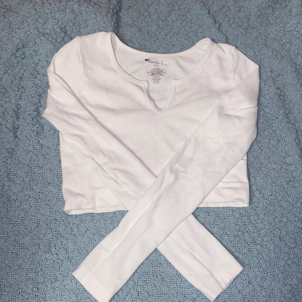 White crop top
